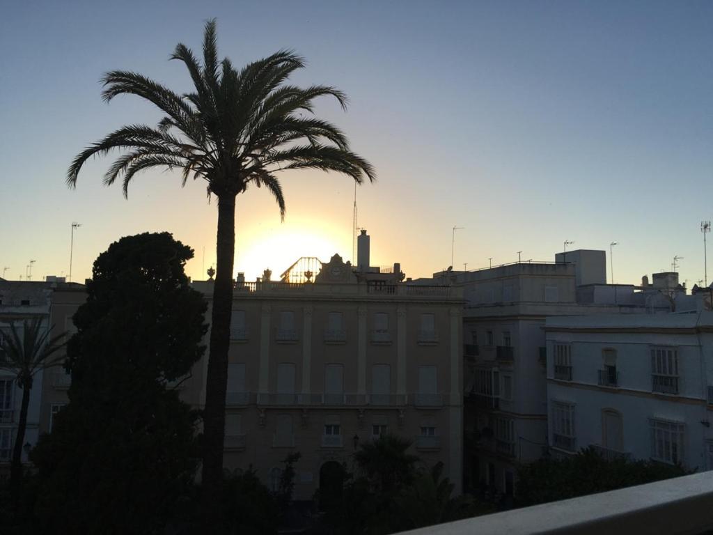 Homestay En Plaza Candelaria, Casco Antiguo Cadiz Exterior photo