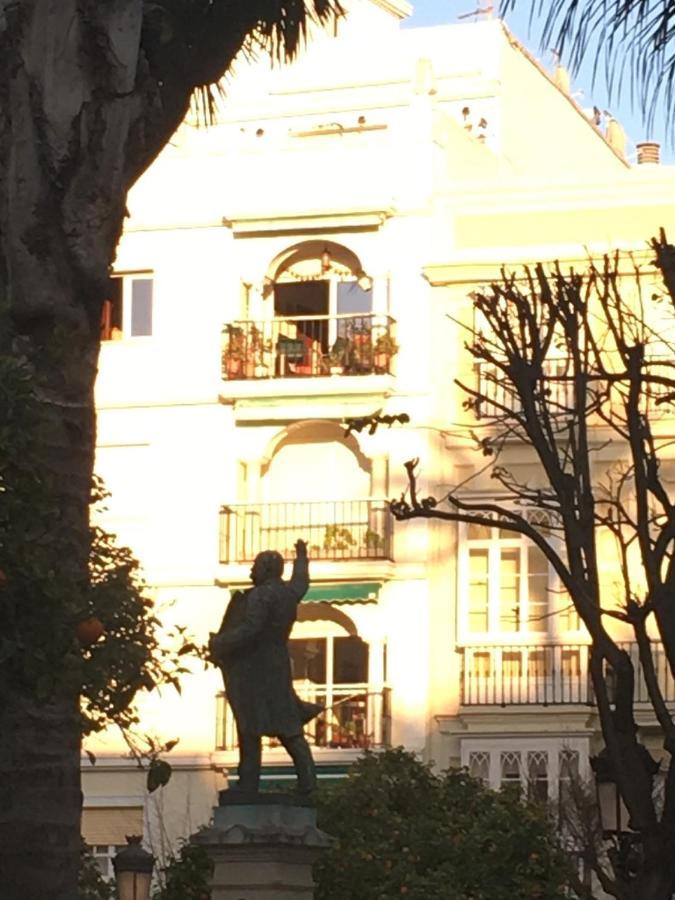 Homestay En Plaza Candelaria, Casco Antiguo Cadiz Exterior photo